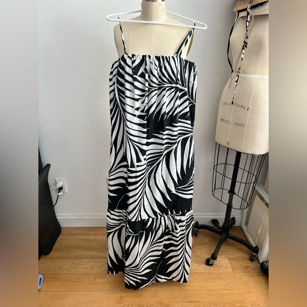 Steve Madden Black and White Maxi Dress small NWT